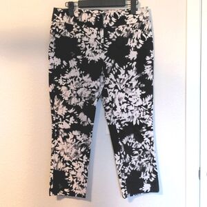 7th Avenue Black and White Foral Capri Pants sz 6